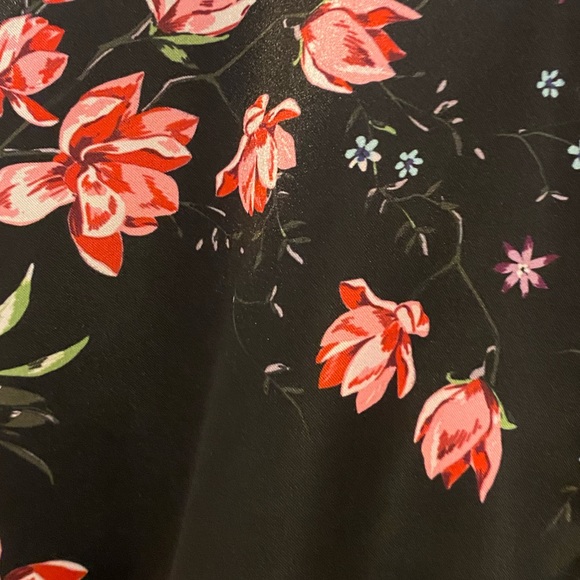 Guess floral satin bomber jacket size XL lightweight - Picture 3 of 3